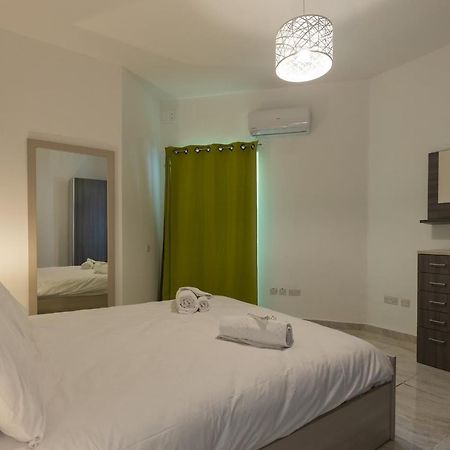 Appartement Sunny Penthouse Wterrace And Open Views à San Pawl il-Baħar Extérieur photo