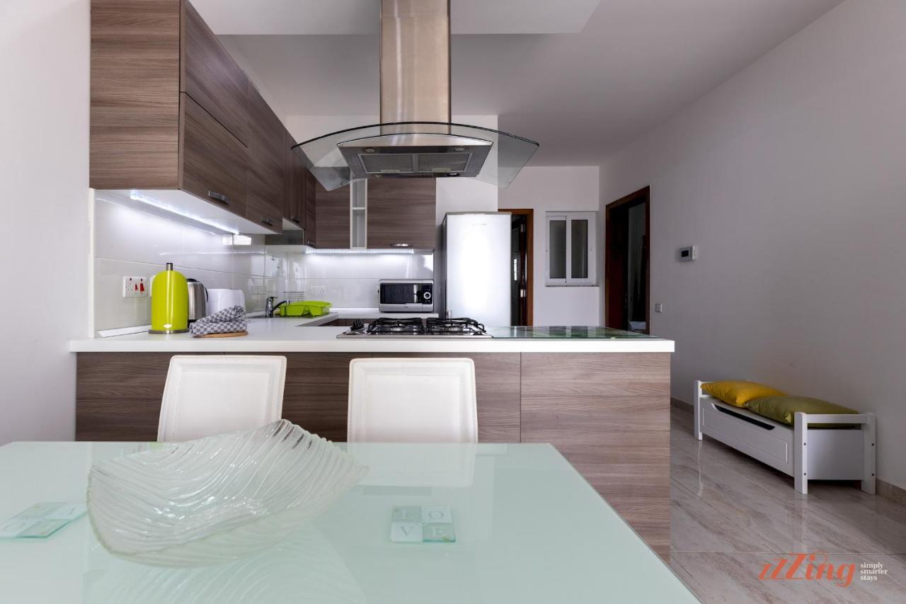 Appartement Sunny Penthouse Wterrace And Open Views à San Pawl il-Baħar Extérieur photo